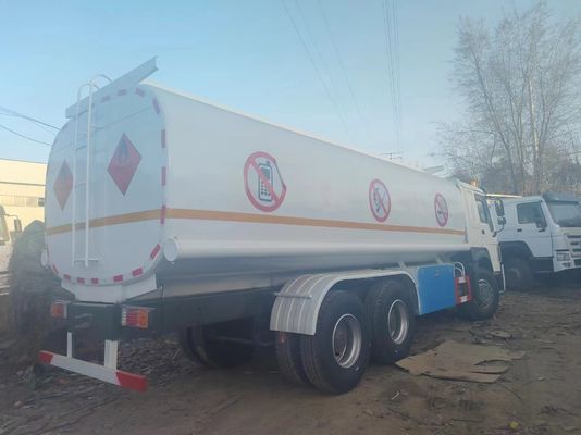 석유 저장 연료 탱크 트럭 6X4 사각형 타입-300L 연료 탱크 시노트럭 9000kg