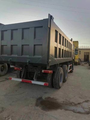 HOWO 6*4 덤프 트럭 중고 10 타이어 회색 색상 시노트럭 351-450hp 8500*2496*3450 mm
