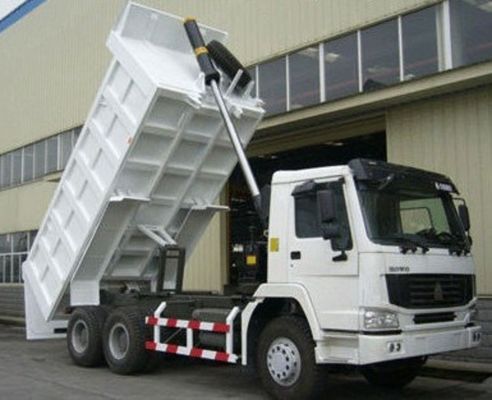 수동 변속기 Sinotruck HOWO 40톤 6X4 10 휠 덤프 트럭 성능