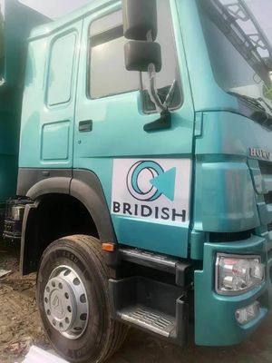 351-450hp 수동 변속기 Sinotruck HOWO 6*4 U형 포장 상자와 함께 덤프 트럭
