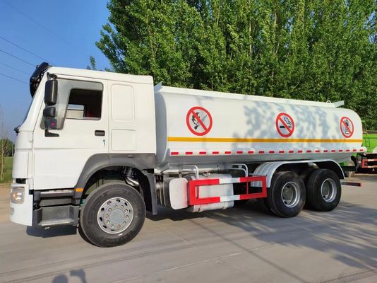 HOWO 6*4 26000리터 340HP 오일 배달 연료 운송 탱크 트럭 ≤5석