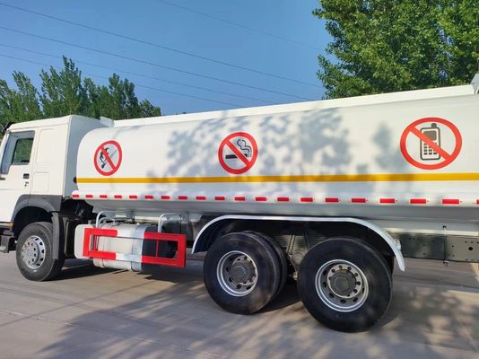 HOWO 6*4 26000리터 340HP 오일 배달 연료 운송 탱크 트럭 ≤5석