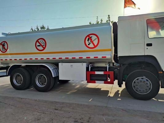 HOWO 6*4 26000리터 340HP 오일 배달 연료 운송 탱크 트럭 ≤5석