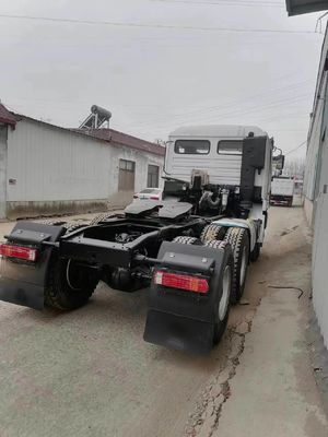 6*4 Sinotruk HOWO 트랙터 트럭 말력 351-450hp 타이어 인증 ECE