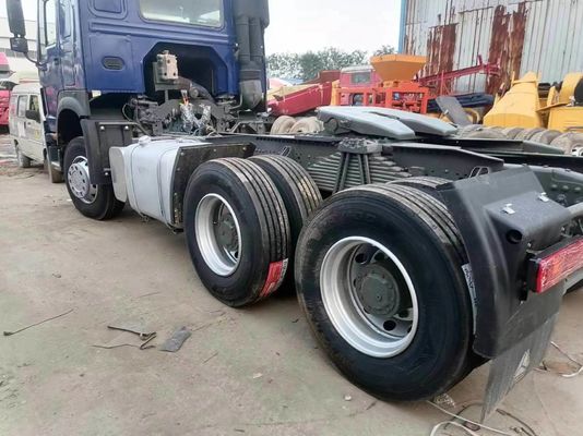 블루 시노트럭 HOWO 6X4 10 휠 사용 트랙터 트럭