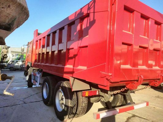 10 타이어 레드 HOWO 6*4 덤프 트럭 및 중고 351-450hp 방사성 디자인