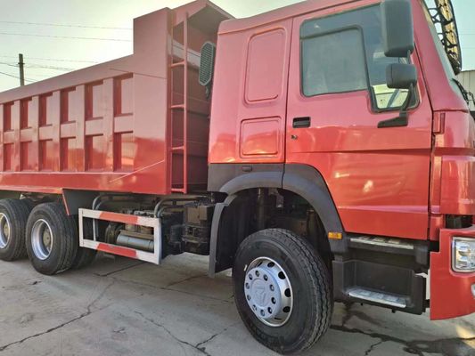 10 타이어 레드 HOWO 6*4 덤프 트럭 및 중고 351-450hp 방사성 디자인
