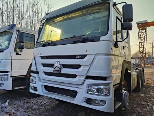 흰색 Sinotruk HOWO 6*4 트랙터 트럭 351-450마력 좋은 상태