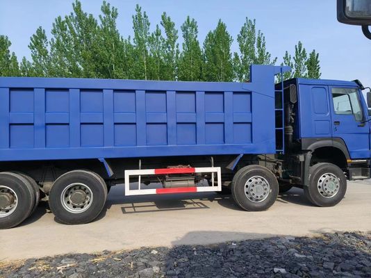 파란색 사용 된 Sinotruk HOWO 8 * 4 덤프 트럭 6-8L 엔진 용량 및 오른손 운전
