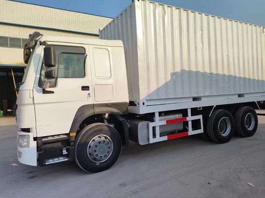 6*4 방사선 타이어 디자인 Sinotruck HOWO 흰색 중고 트럭 10 드라이브 휠용 타이어