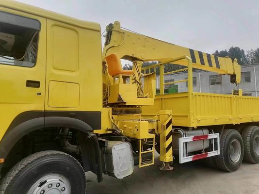 판매 맞춤형 Sinotruck HOWO 6*4 트럭에 장착 된 크레인 맞춤형 사양