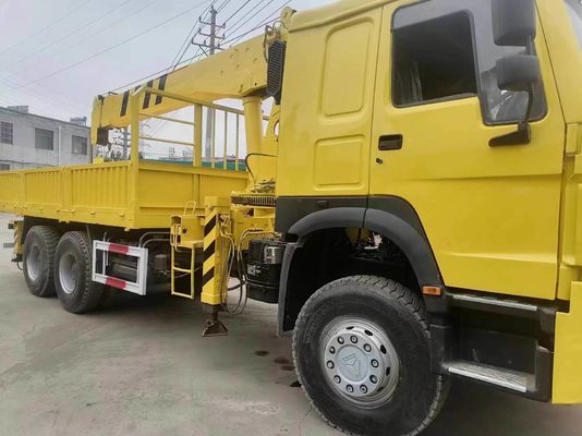 판매 맞춤형 Sinotruck HOWO 6*4 트럭에 장착 된 크레인 맞춤형 사양